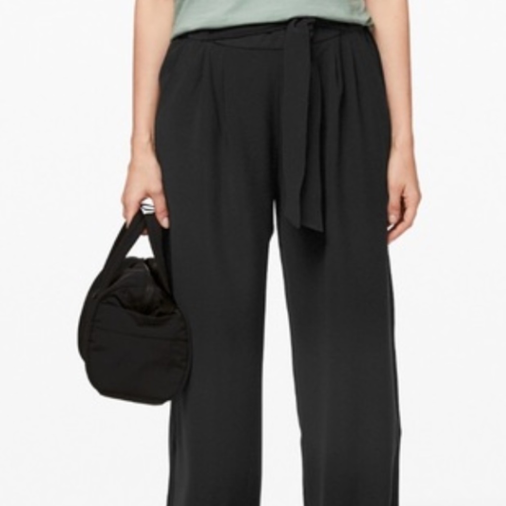 Lululemon High Waist Wide Leg Noir Pant 4 RARE